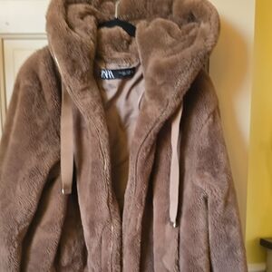 Zara Tan Faux Fur Hooded Coat Size LARGE NEW